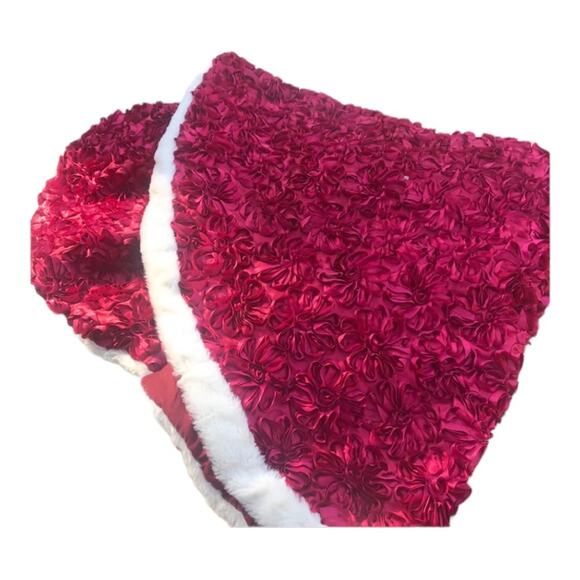 CHRISTMAS TREE SKIRT Burgundy Rose Floral Covered Tree Skirt White Faux Fur Edge - Picture 3 of 12